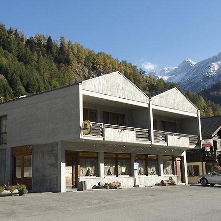 Auberge Des Charmettes Bourg-Saint-Pierre Ngoại thất bức ảnh