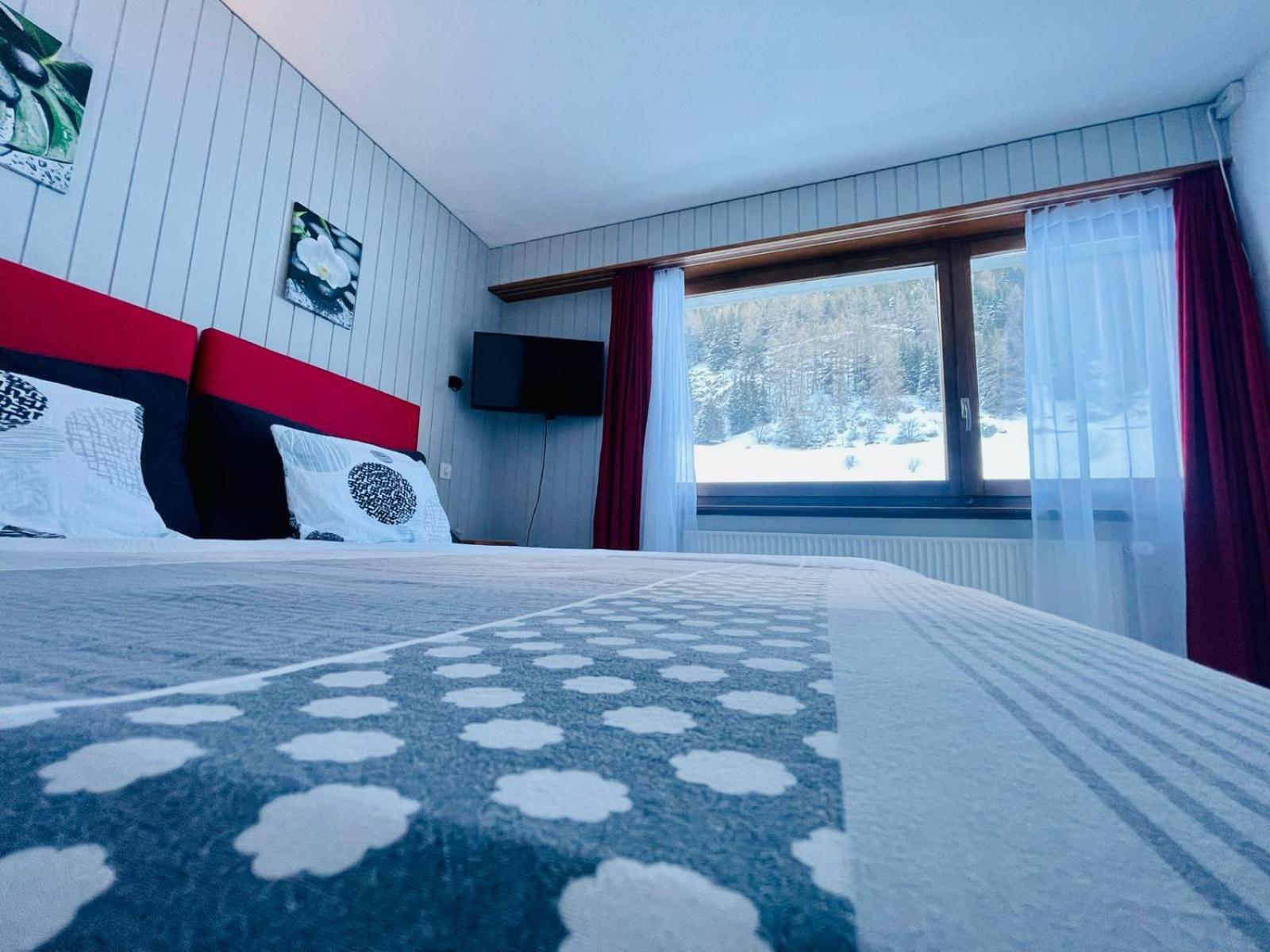 Auberge Des Charmettes Bourg-Saint-Pierre Ngoại thất bức ảnh