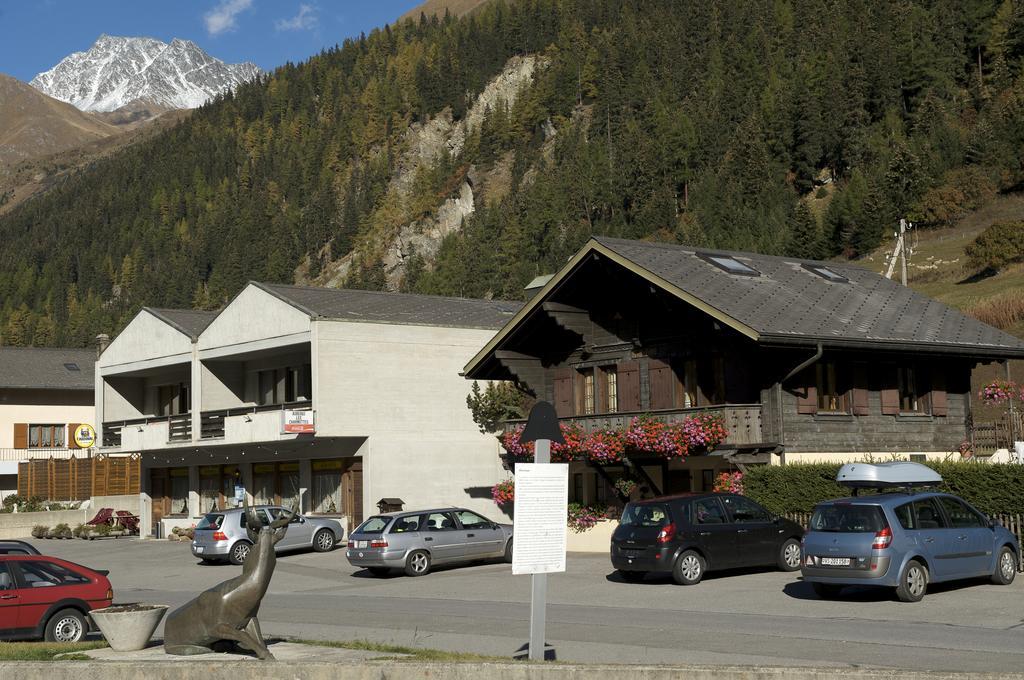 Auberge Des Charmettes Bourg-Saint-Pierre Ngoại thất bức ảnh